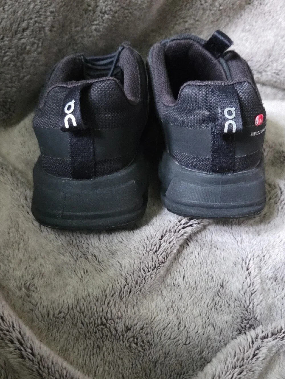 On Cloudswift (OC) All Black Size 1.5Y Sneaker